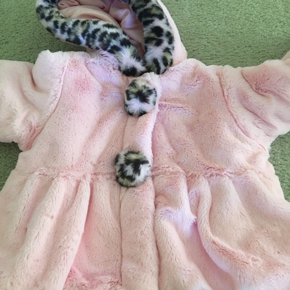 Rothschild girls soft pink faux fur hooded coat jacket size 18 months - Picture 4 of 5
